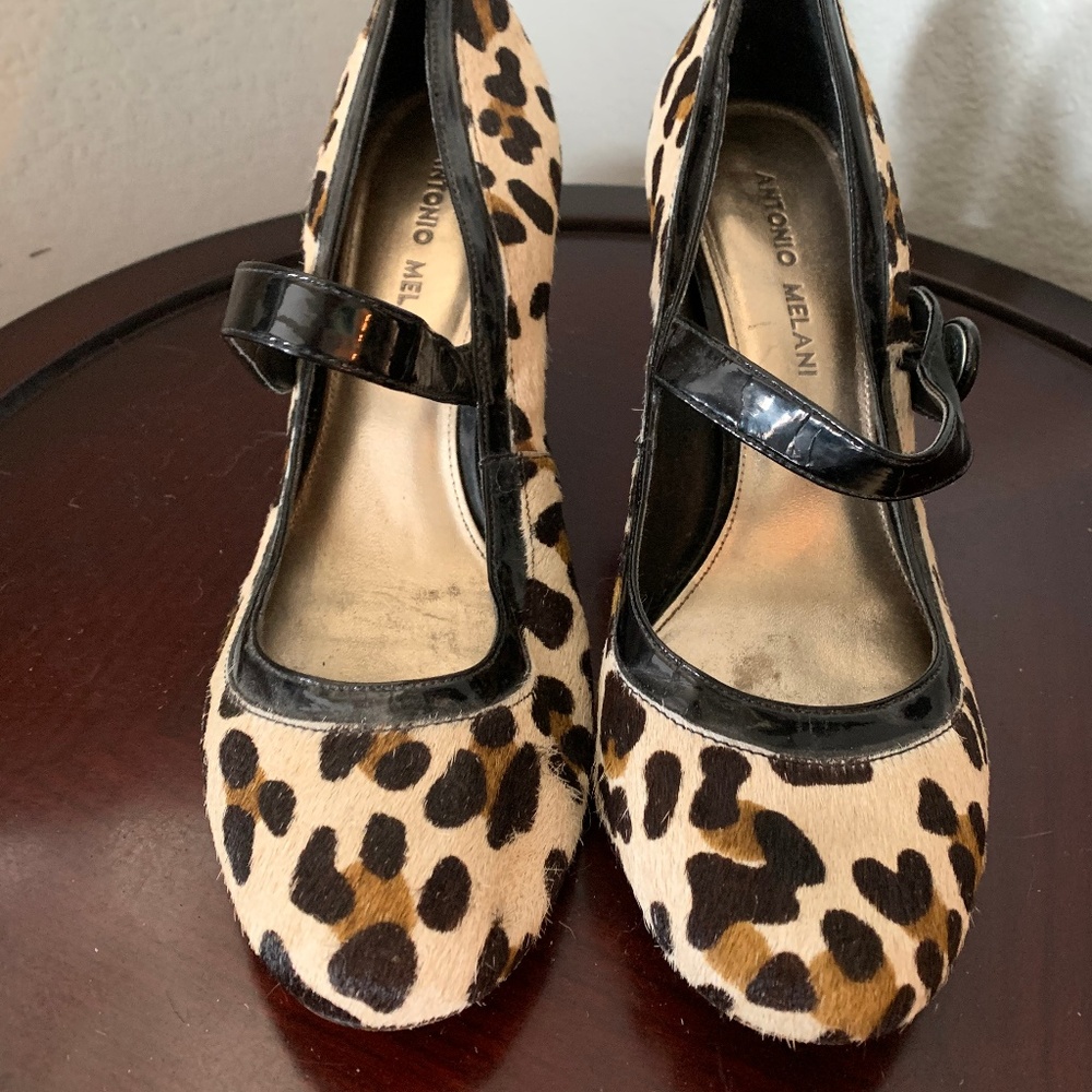 Antonio Melani cowhide pumps